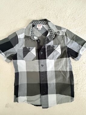 Mossimo Supply Co. Black and Gray Plaid Button-Down Shirt